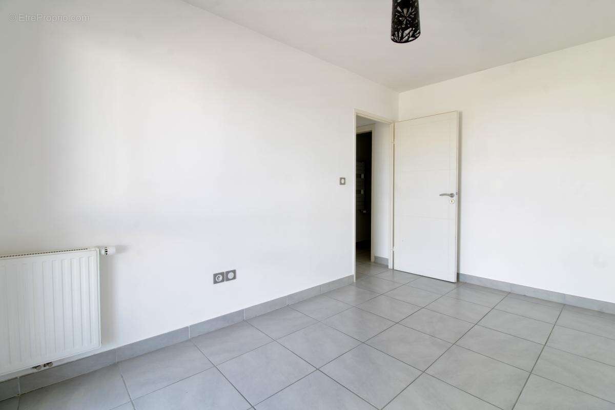 Appartement à MAUGUIO