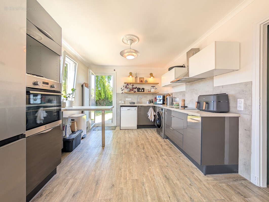Maison familiale de 133 m2 à Galluis - photo 3
