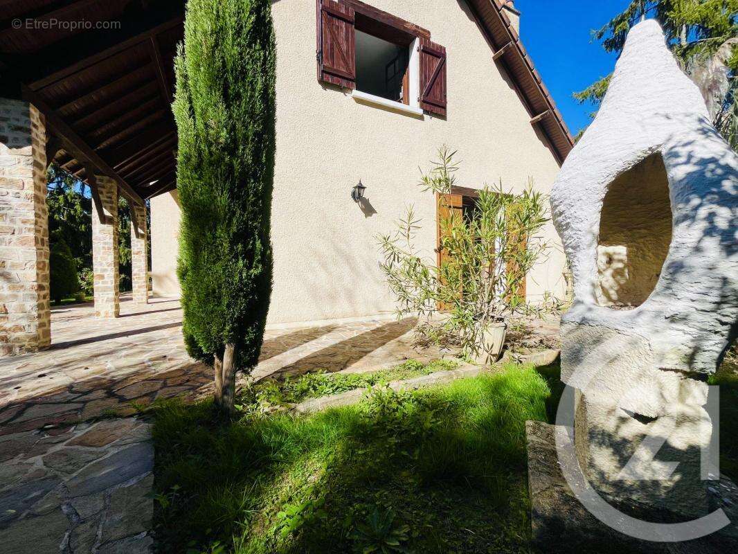 Maison à VERNEUIL-SUR-VIENNE