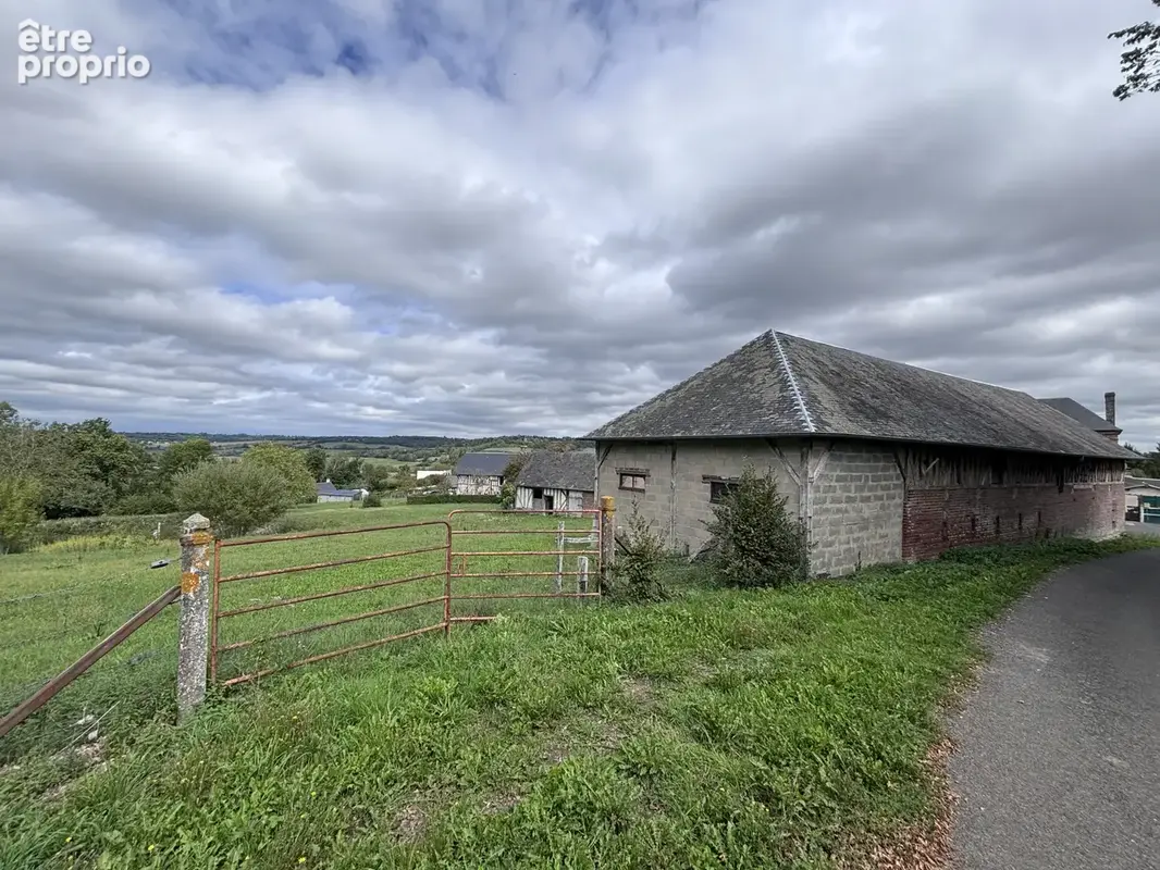 Bel ensemble à réhabiliter en habitation - Pressoir de 110m2 au sol et dépendance sur 7405m2 - photo 4
