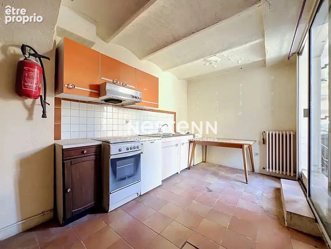 Local commercial + appartement - 108 m² et 82 m² - rue des potiers - pas de copropriété - parking - photo 9