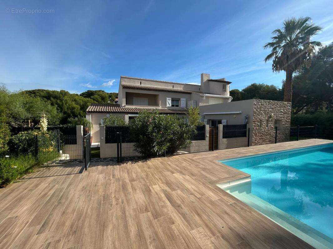 Appartement à SANARY-SUR-MER