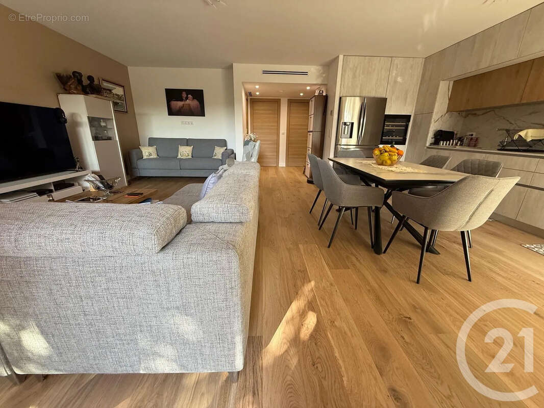 Appartement à ROQUEBRUNE-CAP-MARTIN