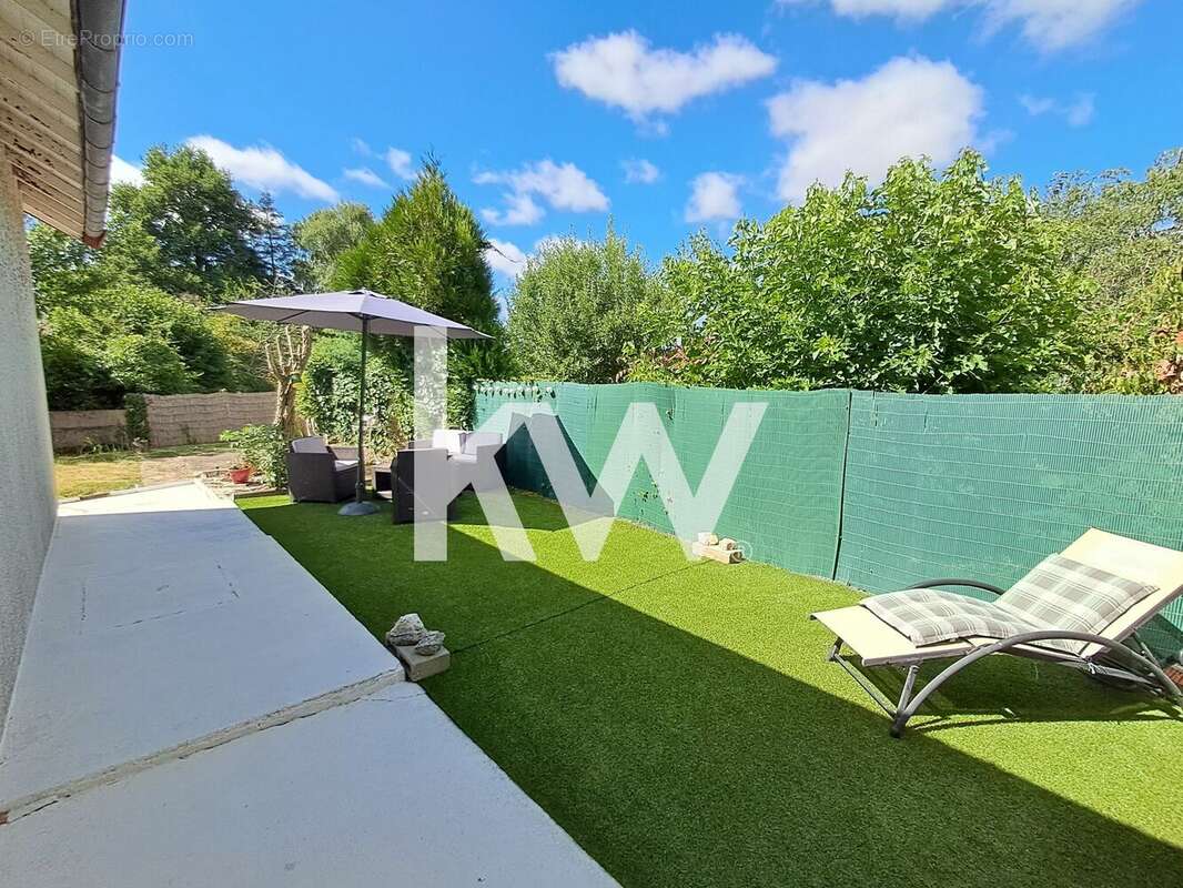 Maison à BUSSIERE-POITEVINE