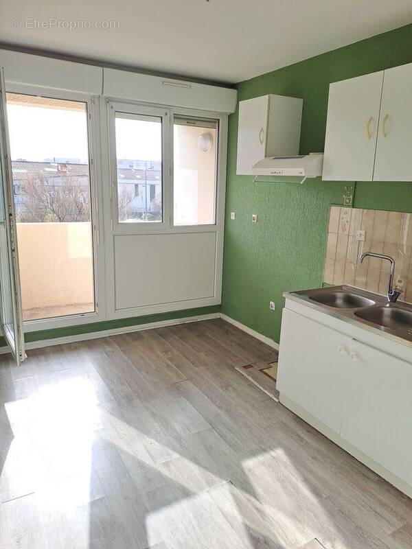 Photo 1 - Appartement à MARSEILLE-8E