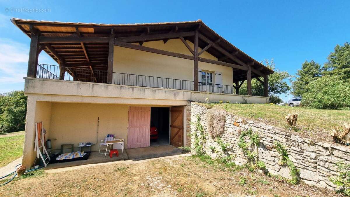 Maison à SAINTE-FOY-DE-LONGAS
