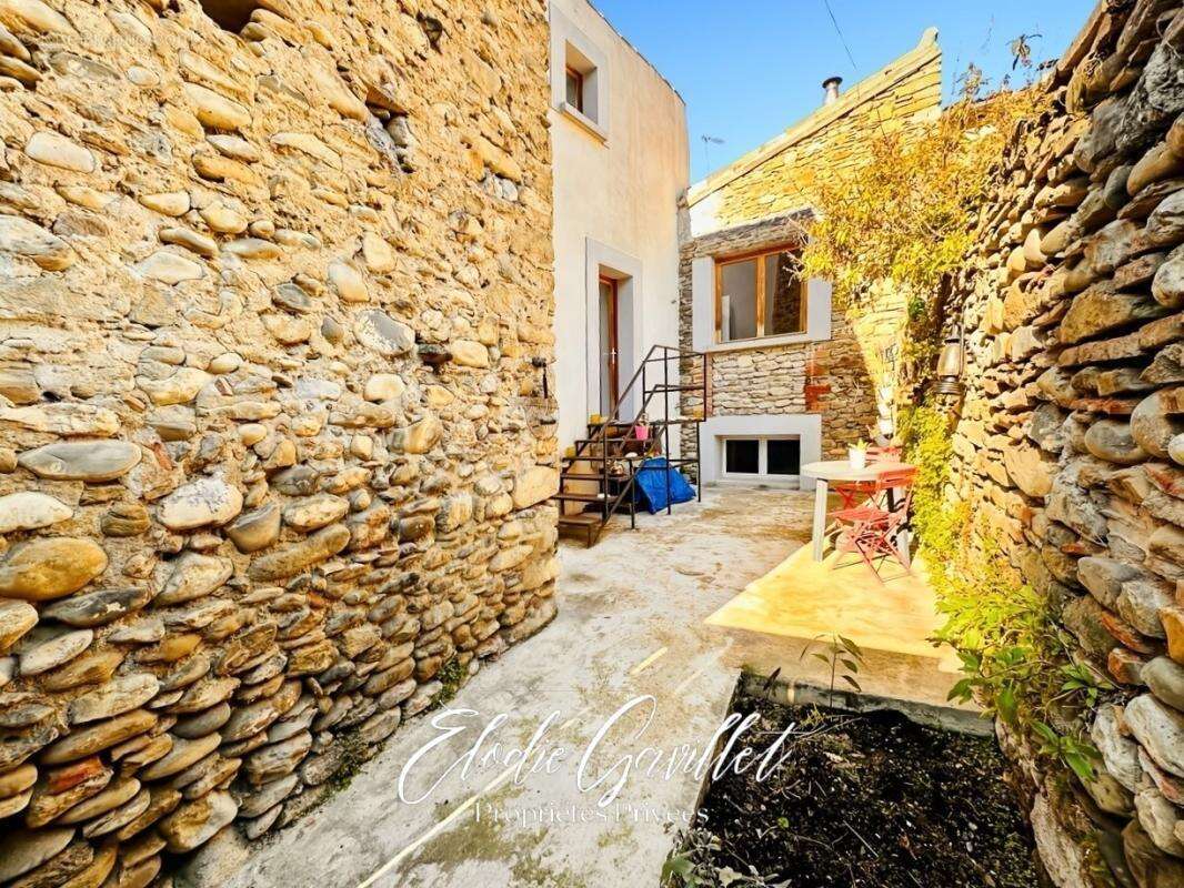 Maison à COURNANEL