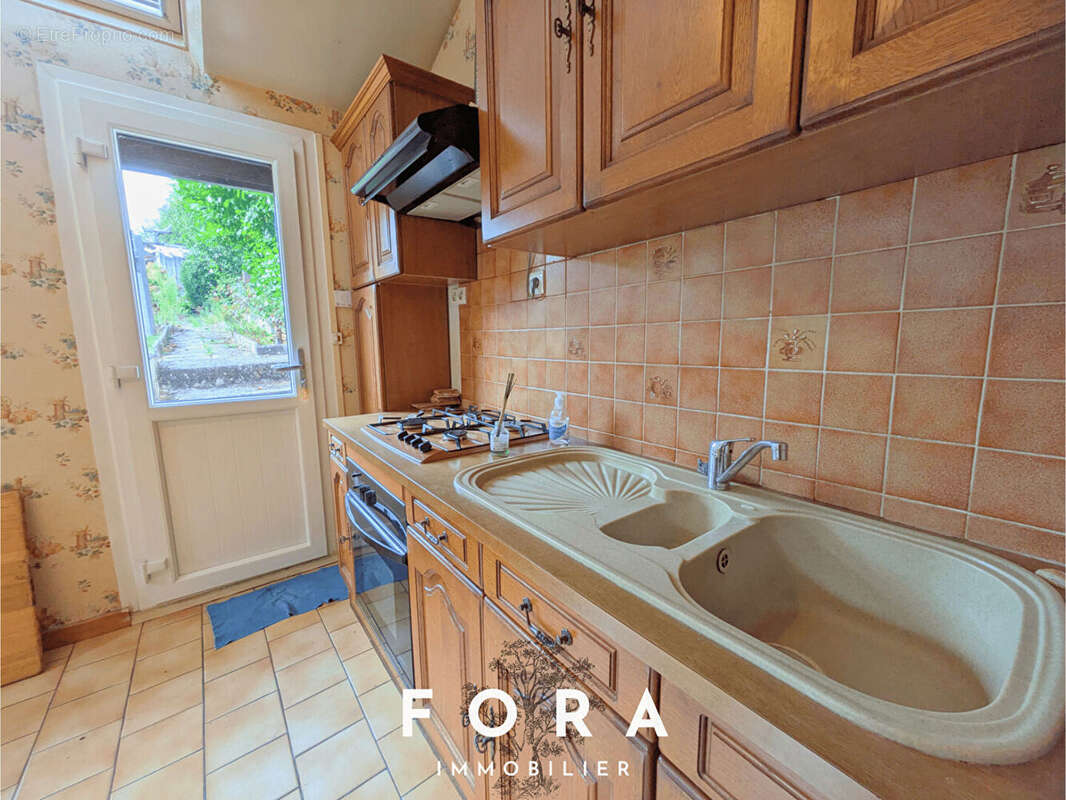 Maison à CONDE-SUR-NOIREAU