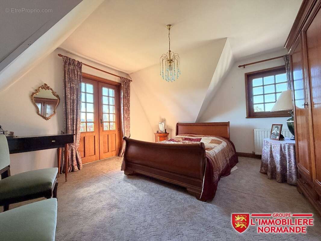 Propriété de caractère de style normand sur plus de 1,4 hectare constructible - photo 13