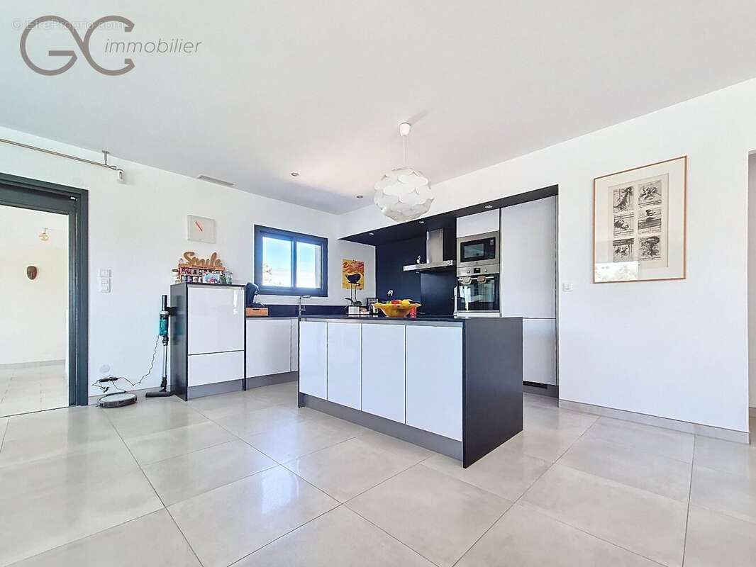 Maison à NISSAN-LEZ-ENSERUNE