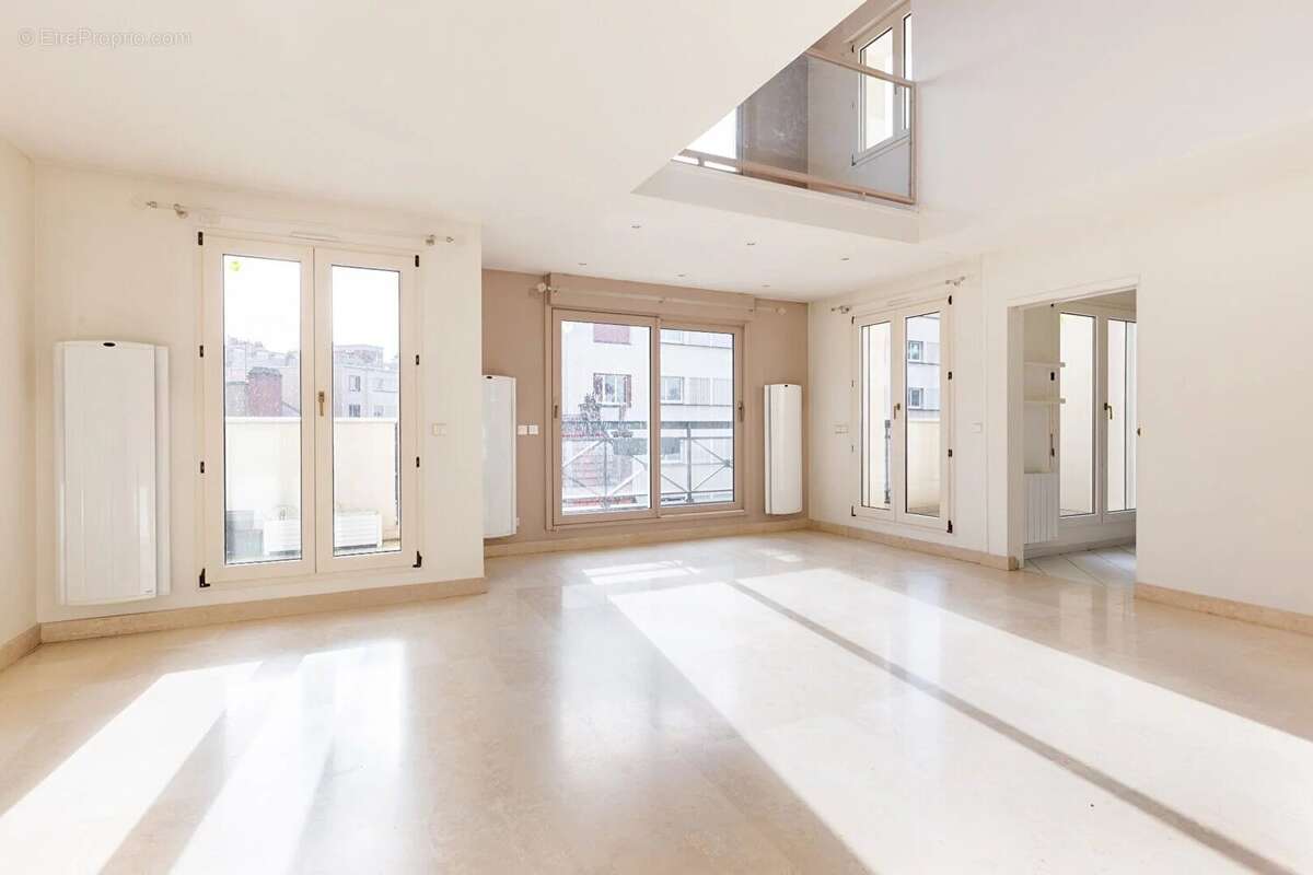 Appartement à LA GARENNE-COLOMBES