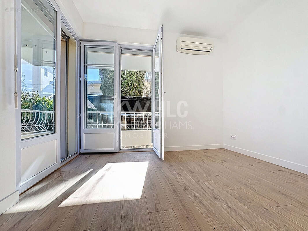 Appartement 55 m² à Antibes  - photo 6