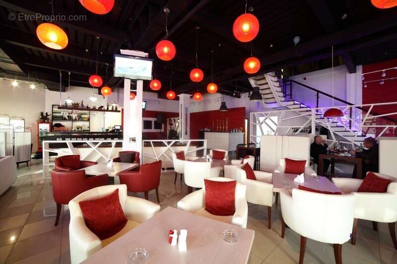 Commerce à MONTAUROUX