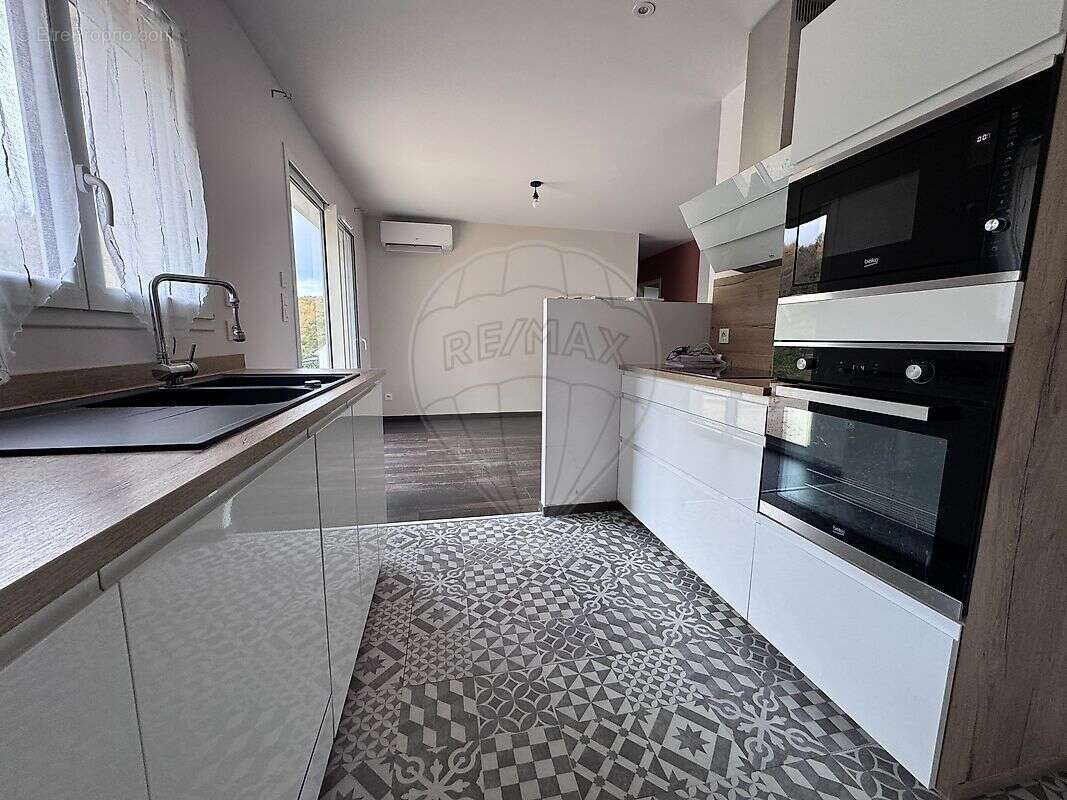 Maison à MONTIGNY-AUX-AMOGNES