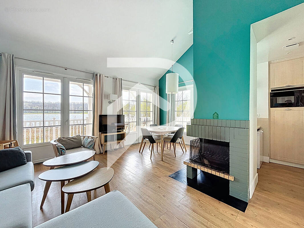 Maison à CHAMOUILLE