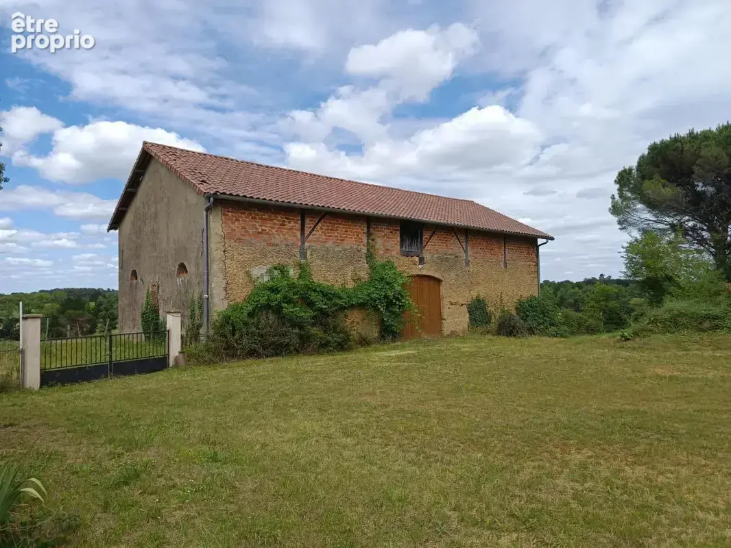Propriété d'Exception : 2 Maisons, 450 m² de Dépendances et 6 Hectares de Terres - photo 6
