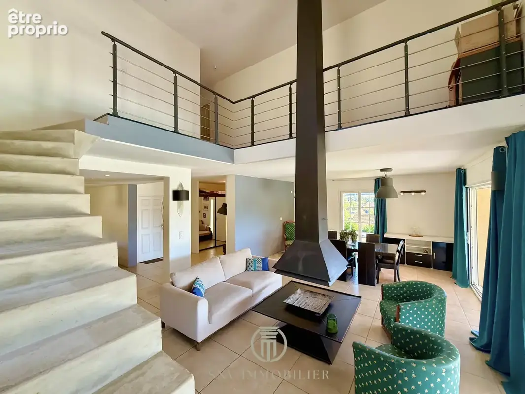 Villa style Île-de-France avec vue - 4 chambres - piscine - garage - photo 3