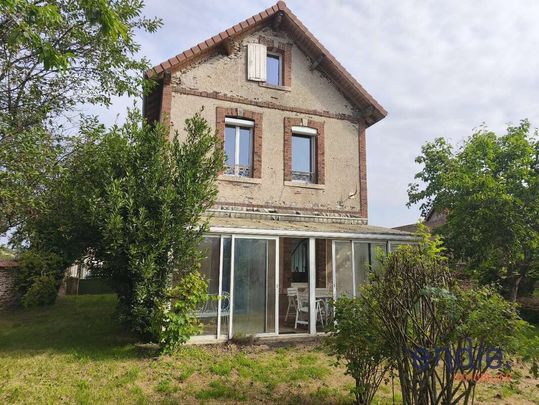 Maison de 3 pièces (80 m²) à vendre à COUTANSOUZE - photo 2