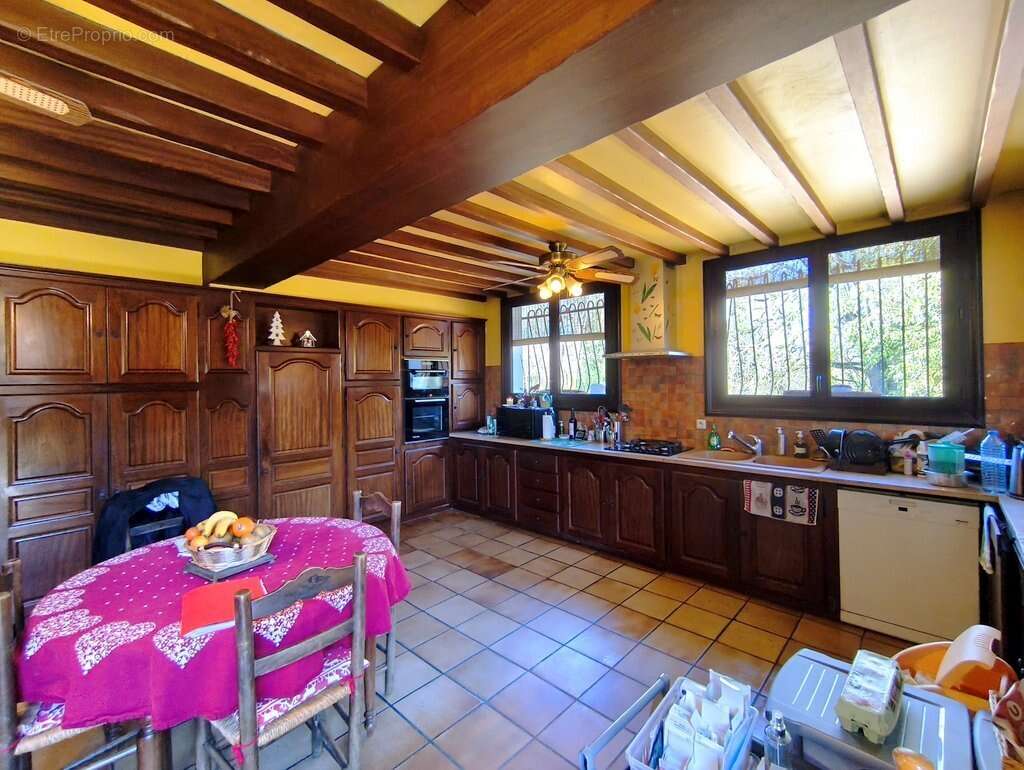 Maison à NEGREPELISSE