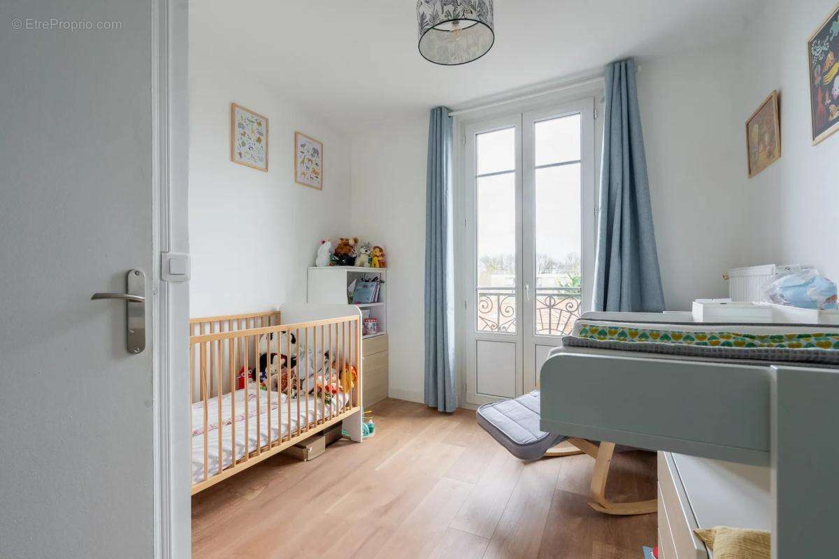 Appartement à FONTENAY-SOUS-BOIS