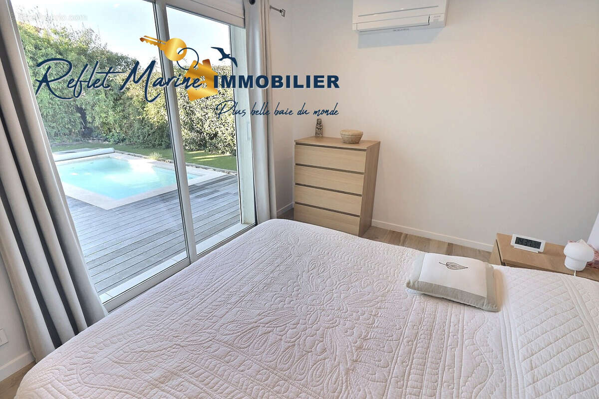 Maison à SAINT-CYR-SUR-MER