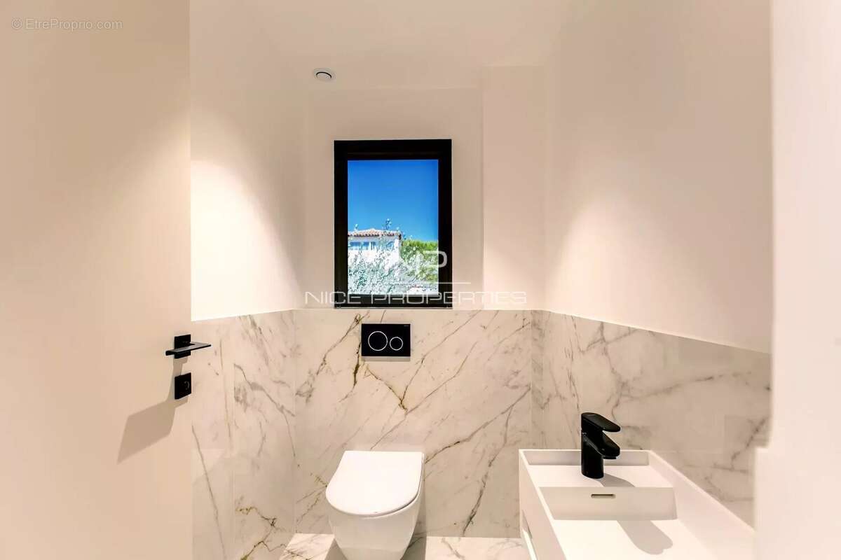 Maison à MOUANS-SARTOUX