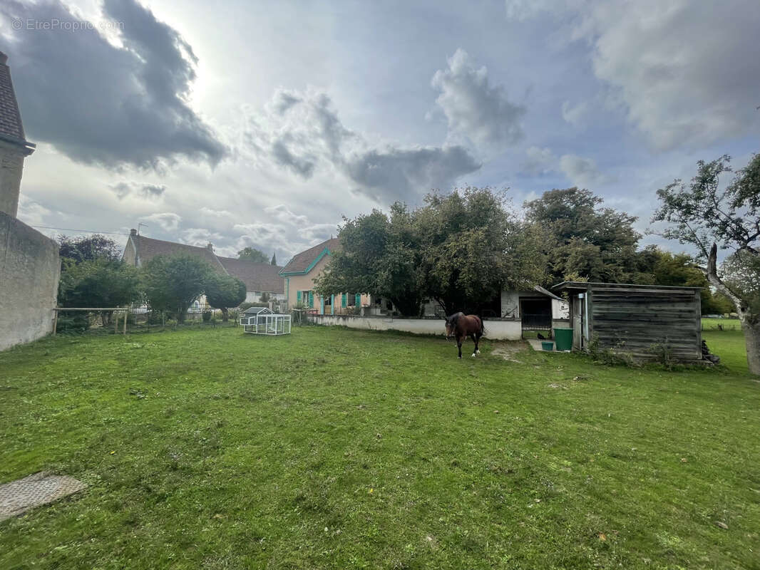 Maison à LONGWY-SUR-LE-DOUBS
