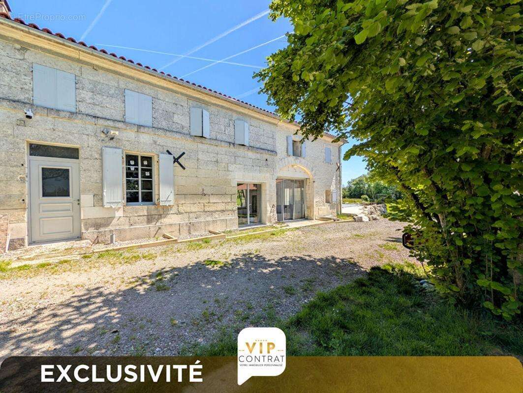 Ensemble immobilier 2 maisons  charentaise + parc arboré + GARANTIE PROTEC+ 12 MOIS INCLUS ! - photo 2