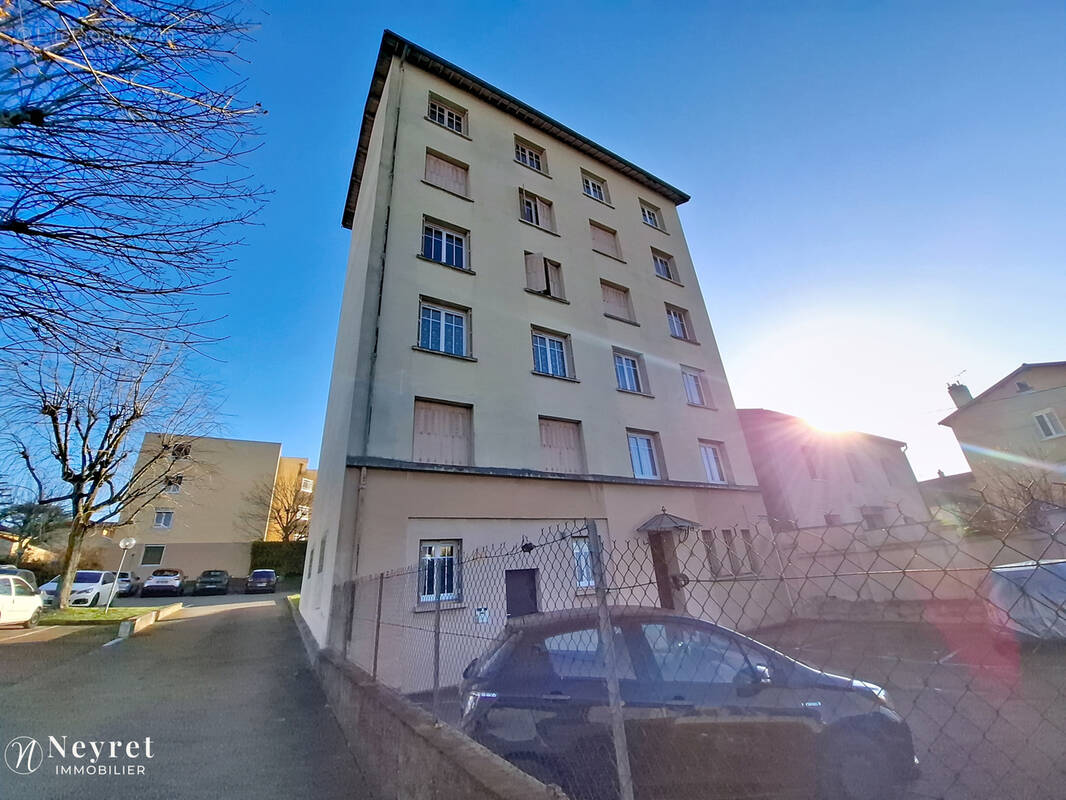 Appartement à SATHONAY-CAMP