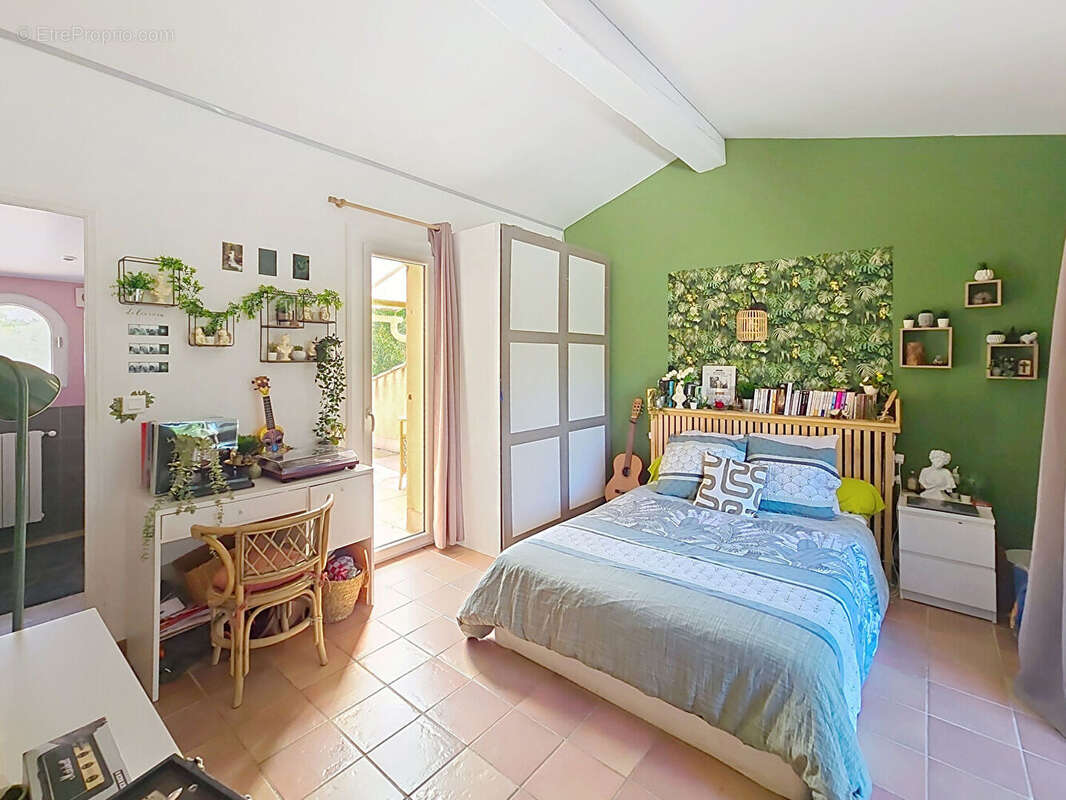 Maison 305 m² à Le Beausset  - photo 8