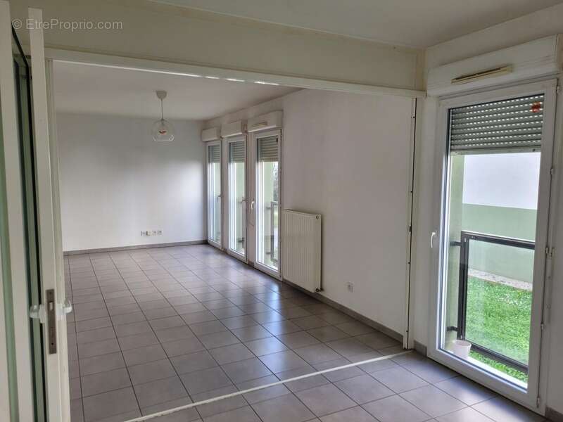 Appartement t3 74 m2 tres lumineux modulable t4 quartier residentiel lyon 8 - photo 3