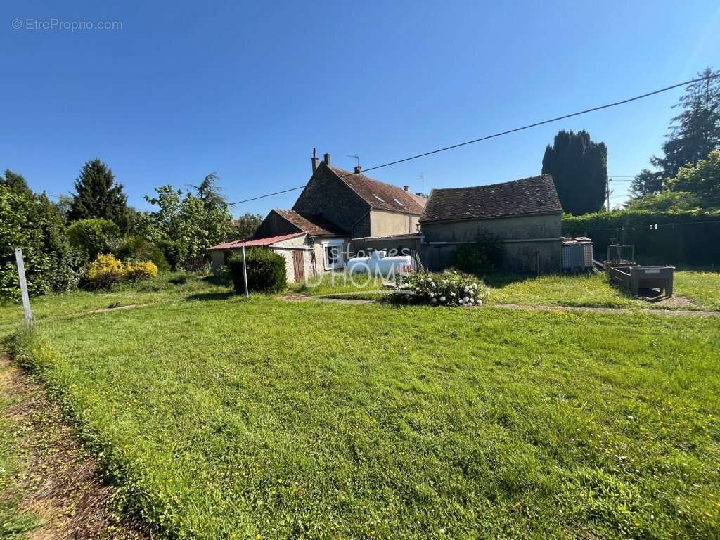 Maison à JOUY-LE-CHATEL