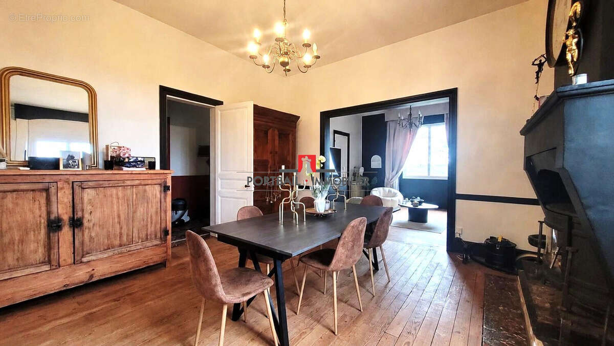 Maison 240 m² à Saint-Andre-De-Cubzac  - photo 7