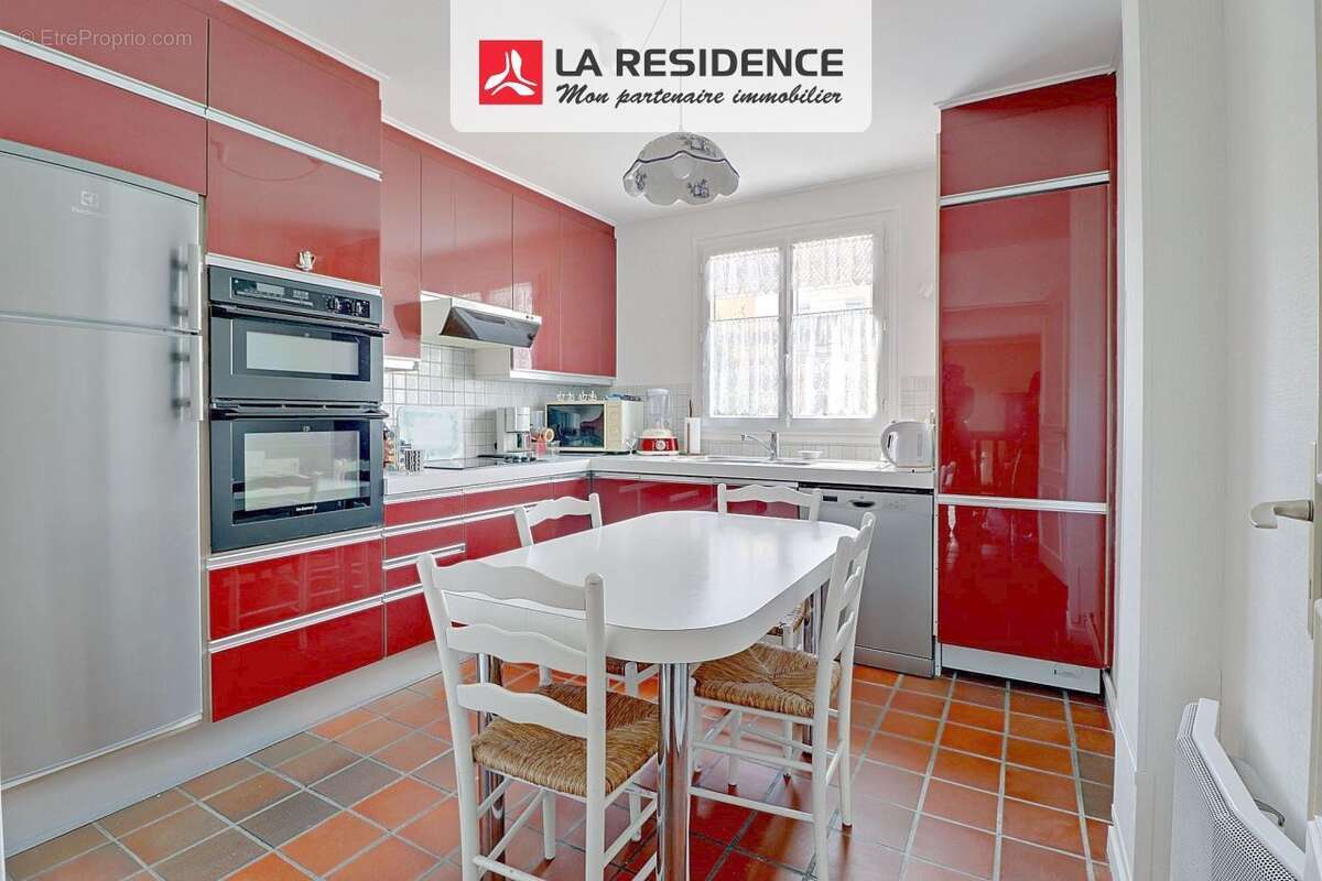 Maison à JOUY-LE-MOUTIER