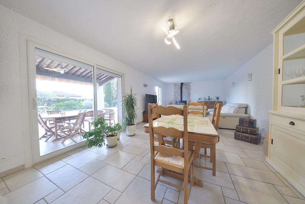 Maison à PUGET-SUR-ARGENS