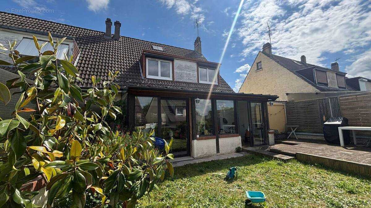 Maison familiale située dans un environnement calme et recherché. - Maison à LOUVIERS
