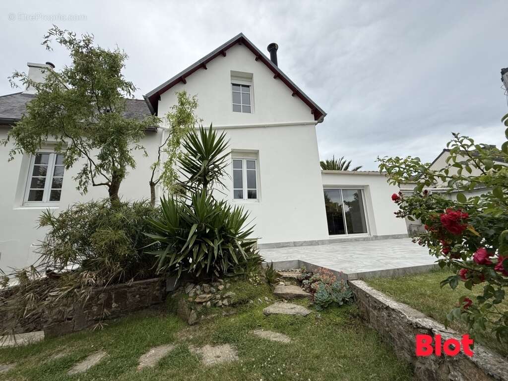Maison à PLOUGONVELIN