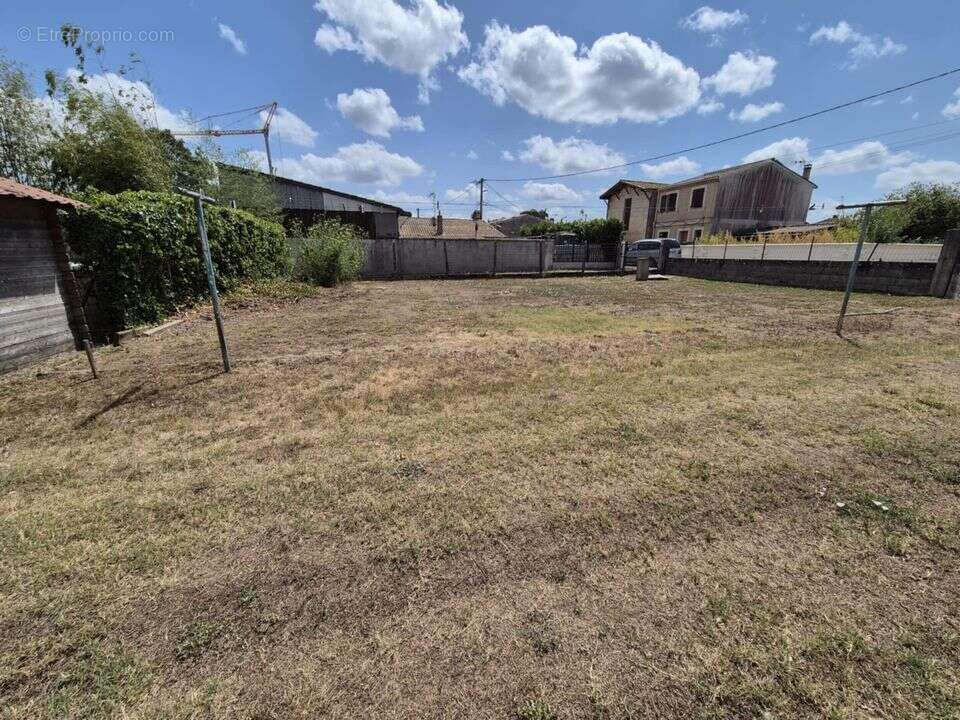 Pauillac- Terrain à vendre- 355m²- Constructible- Calme-