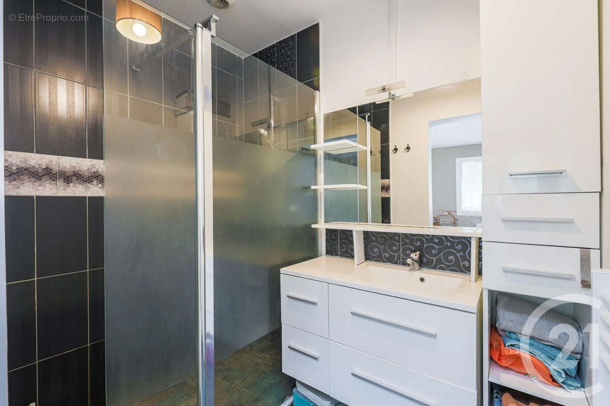 Appartement à FONTAINE