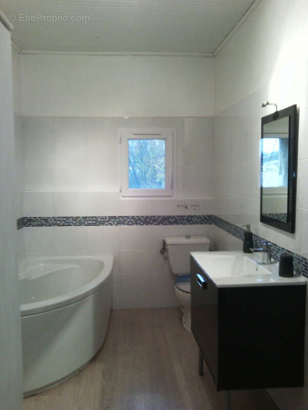 Appartement à POUSSAN