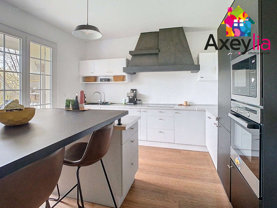 Maison à SAINT-VINCENT-DE-BOISSET