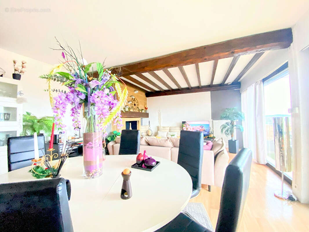 Appartement à BAGNOLS-SUR-CEZE