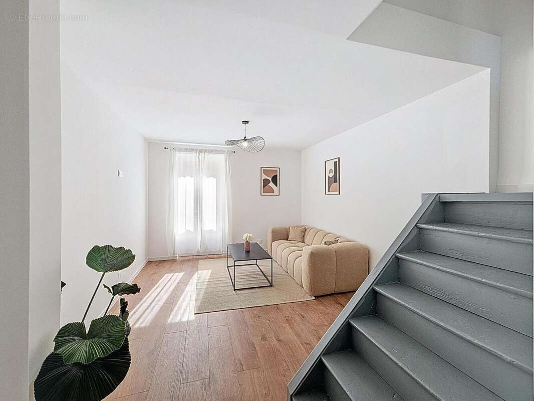 Photo 3 - Appartement à MONTMERLE-SUR-SAONE