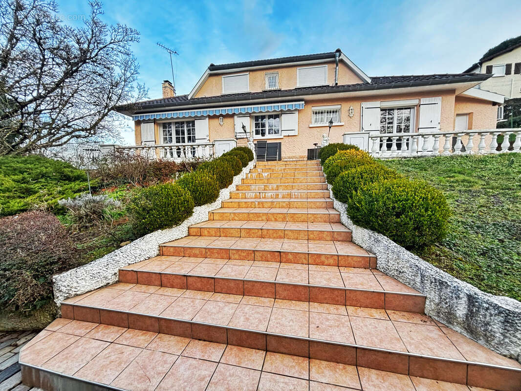 Maison à SAINT-BONNET-DE-MURE