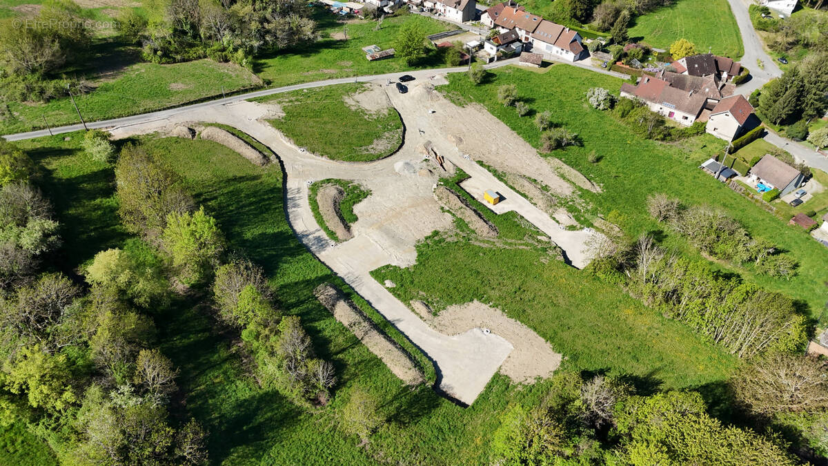 Terrain à CHANAZ
