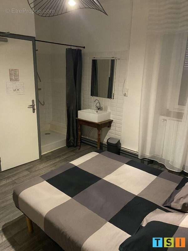 Commerce à GOURDAN-POLIGNAN