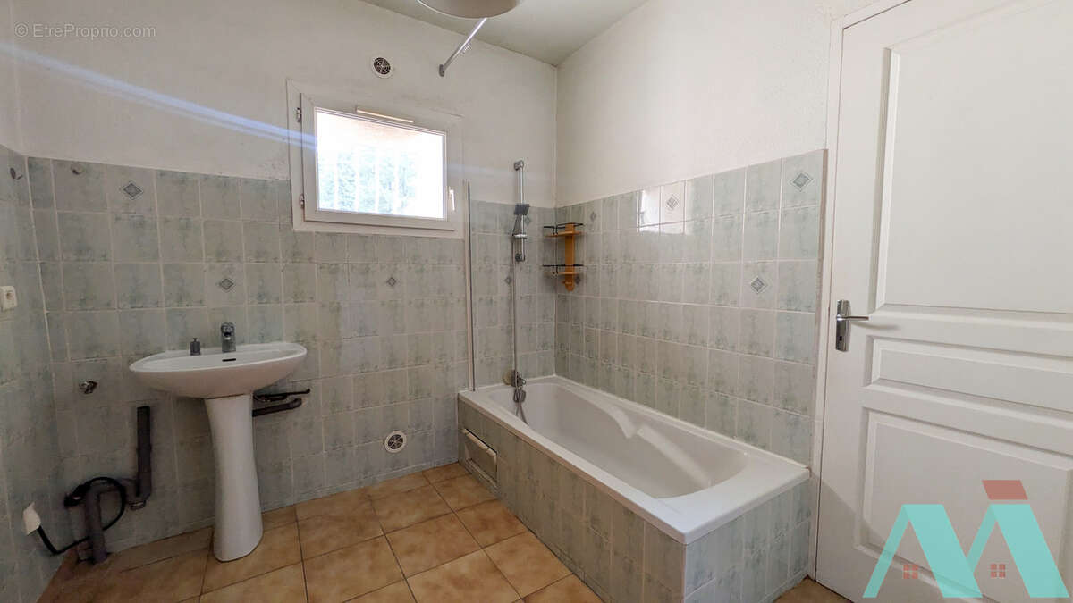 Appartement à SIGNES