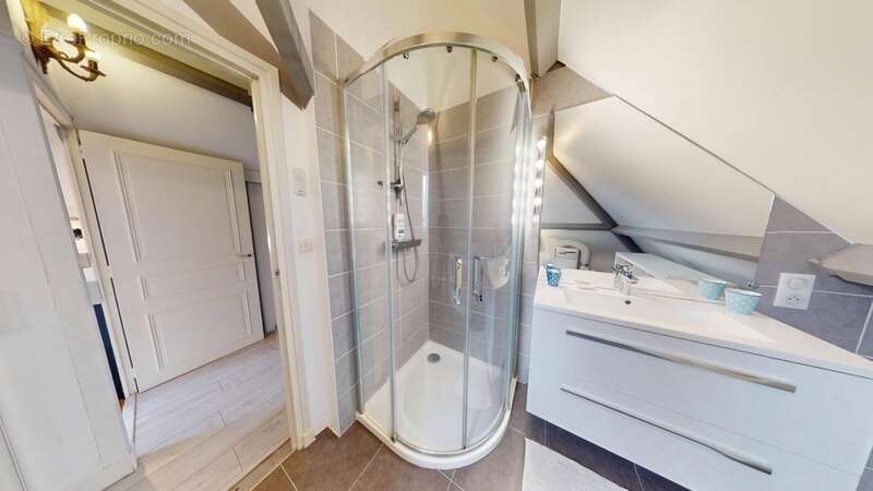 Maison à SAINT-CYR-SUR-LOIRE