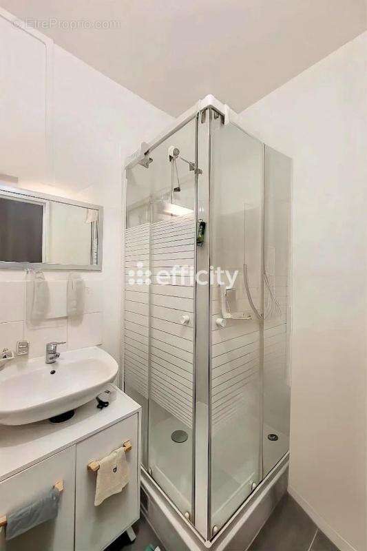 Appartement à VILLENEUVE-LA-GARENNE