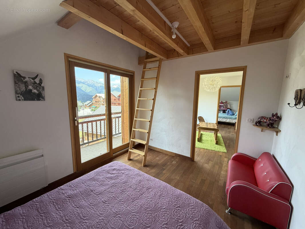 Emplacement idéal pour ce chalet au pied des pistes de ski ! - photo 13